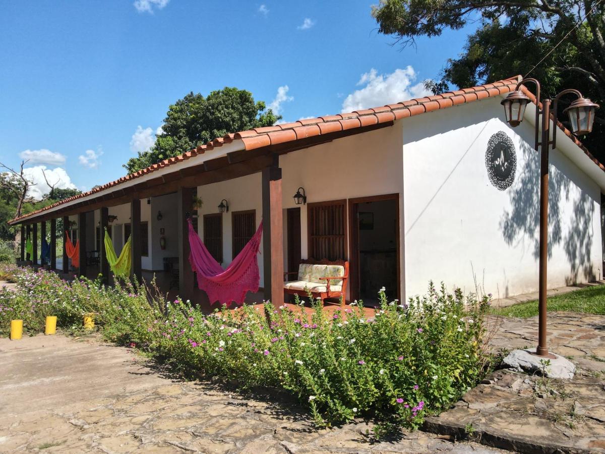 Hotel Mami Vilma Roboré エクステリア 写真
