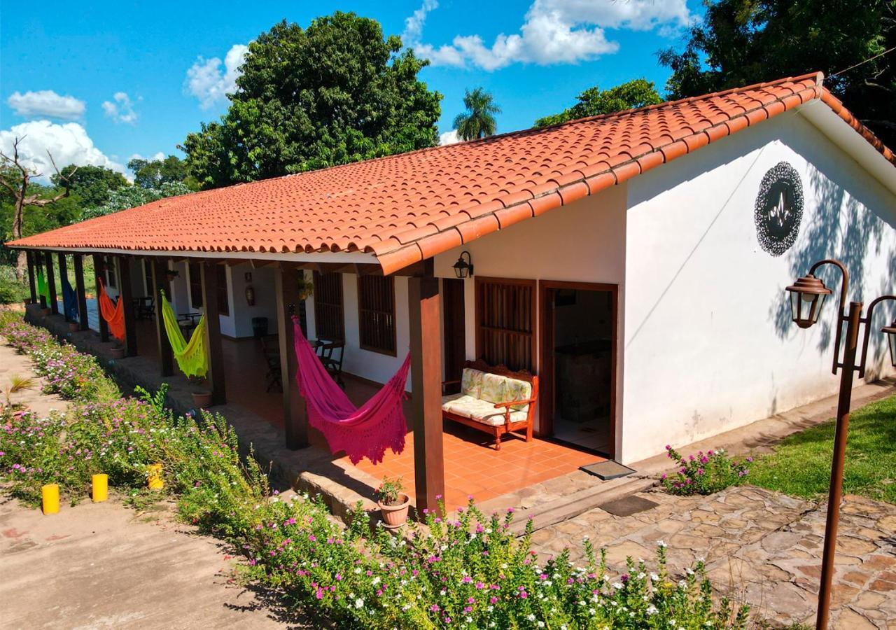Hotel Mami Vilma Roboré エクステリア 写真